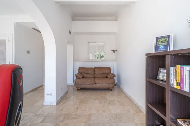 4 soveværelse Byhus til salg i La Quinta, Benahavís - € 670.000 (Ref: 9878295)