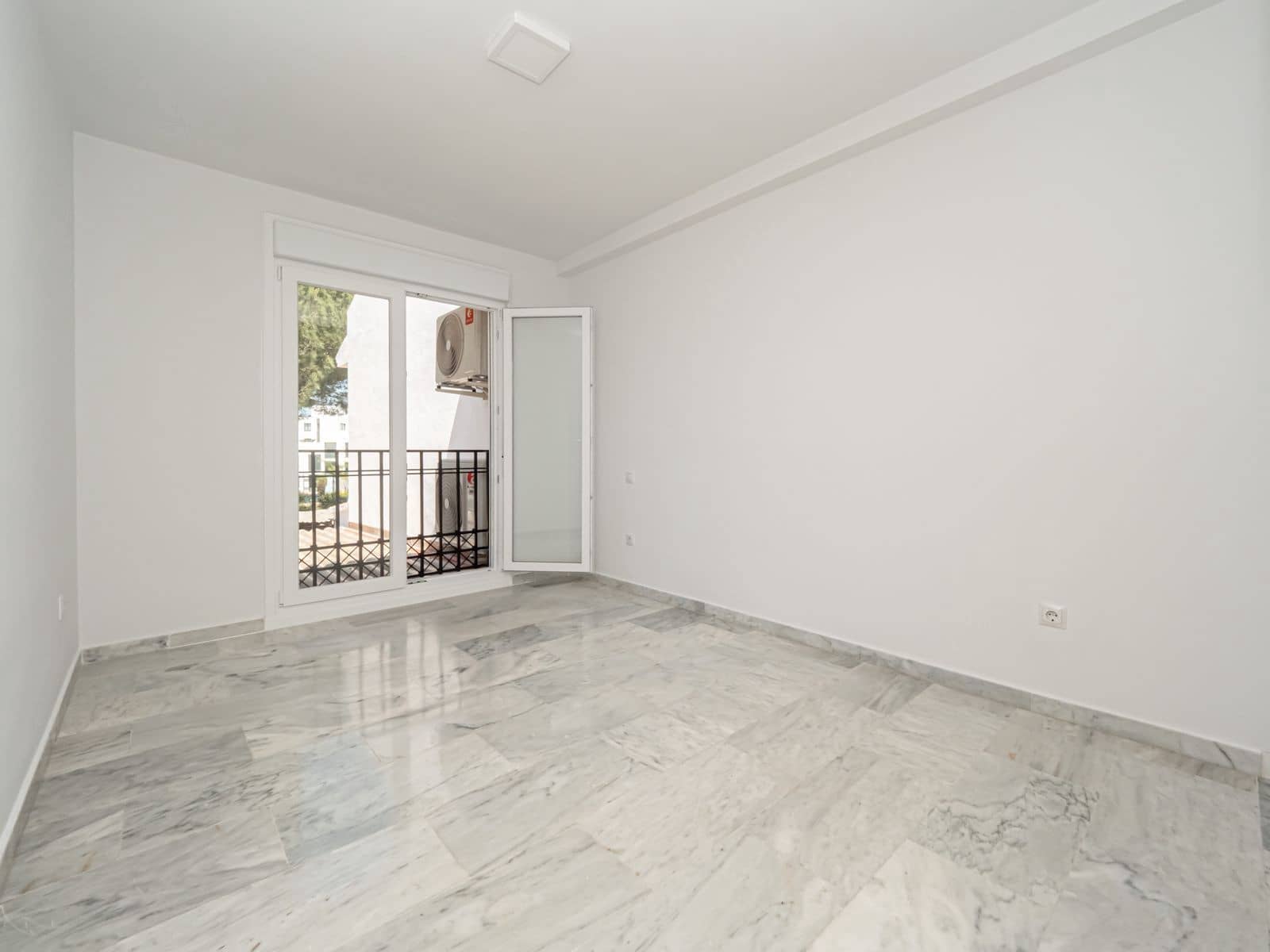 4 Zimmer Haus zu verkaufen in Calahonda - 595.000 € (Ref: 9878298)