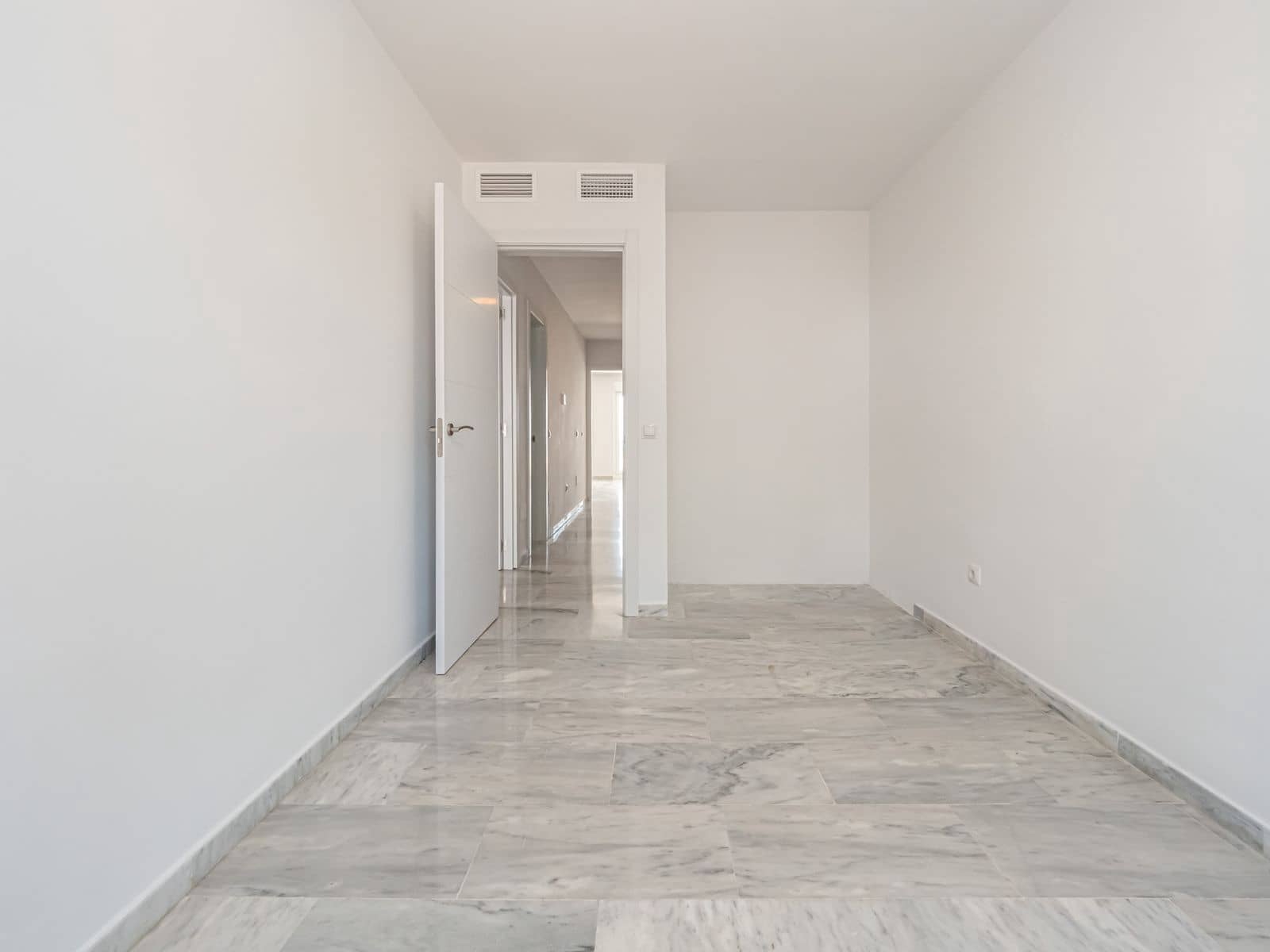 4 Zimmer Haus zu verkaufen in Calahonda - 595.000 € (Ref: 9878298)