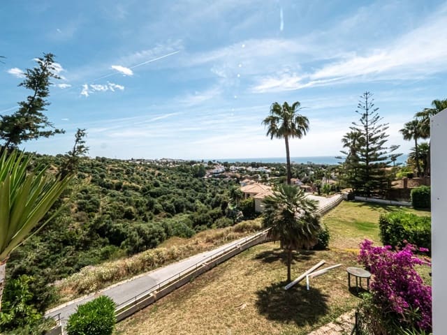 4 Zimmer Haus zu verkaufen in Calahonda, Mijas - 595.000 € (Ref: 9878298)