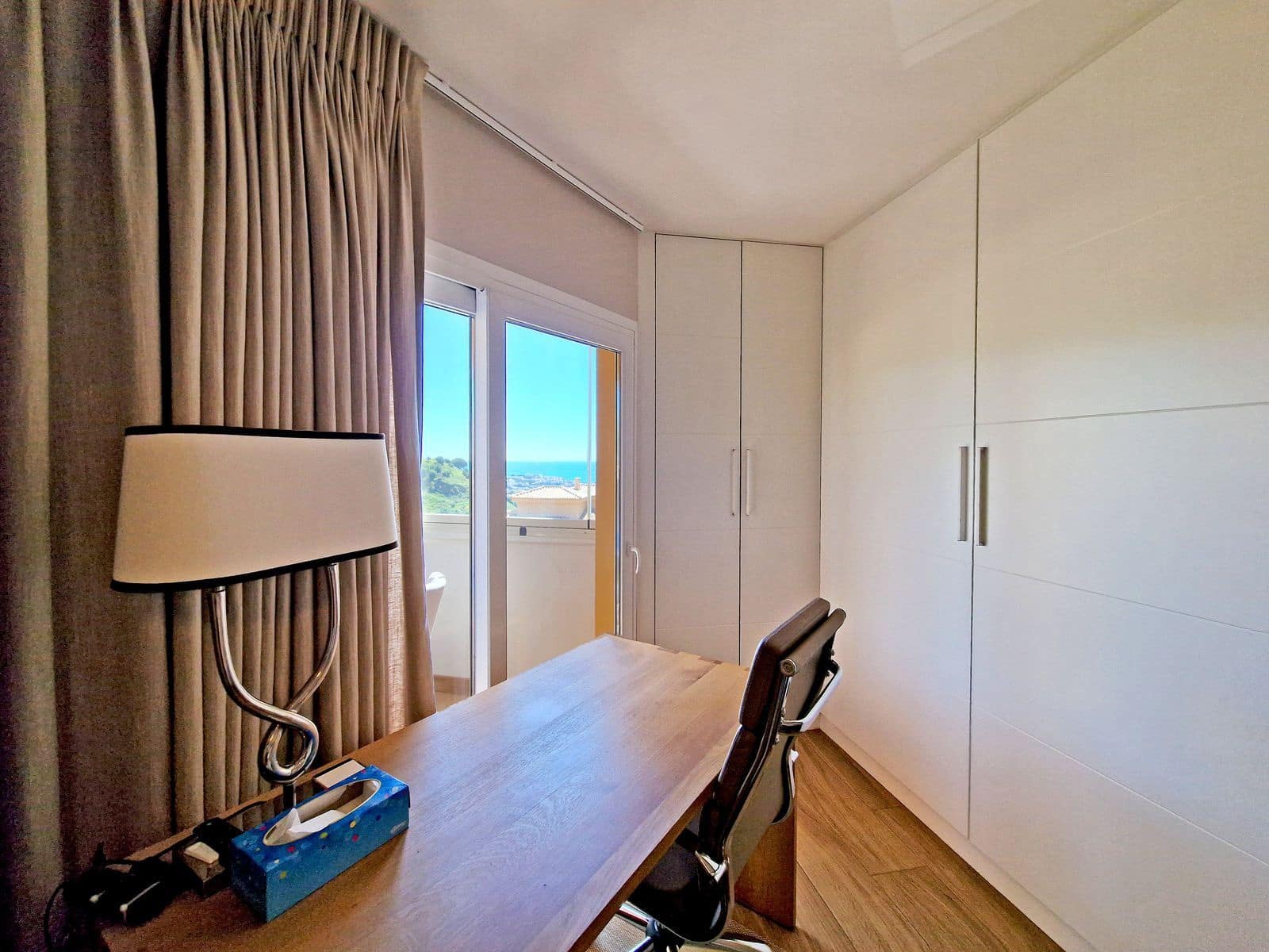 3 bedroom Apartment for sale in Calahonda - € 385,000 (Ref: 9878299)