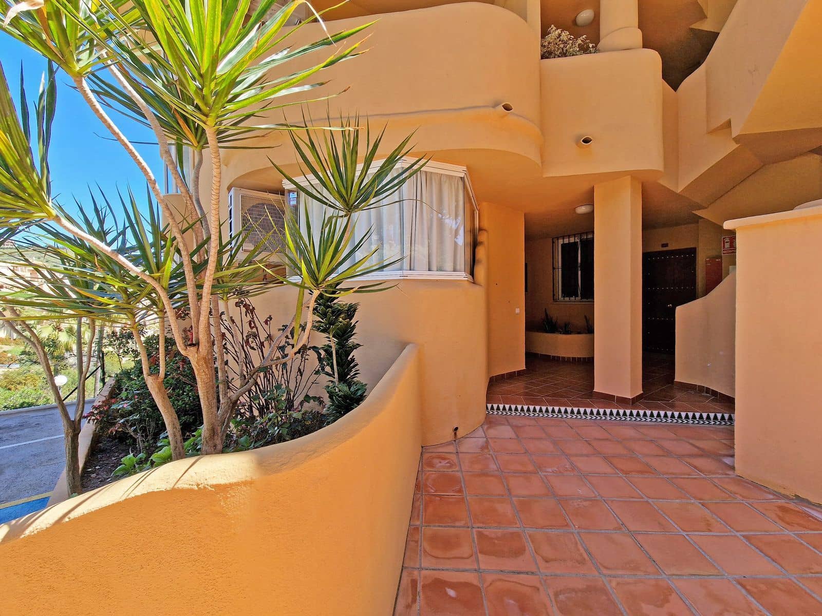 3 bedroom Apartment for sale in Calahonda - € 385,000 (Ref: 9878299)