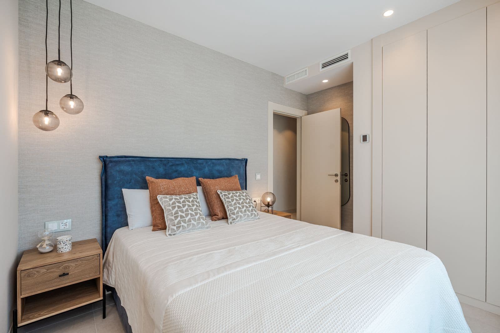 3 quarto Apartamento para venda em New Golden Mile - 1 895 000 € (Ref: 9878301)