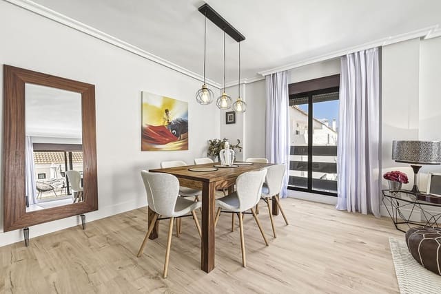 3 slaapkamer Appartement te koop in Nueva Andalucia, Marbella - € 655.000 (Ref: 9878304)