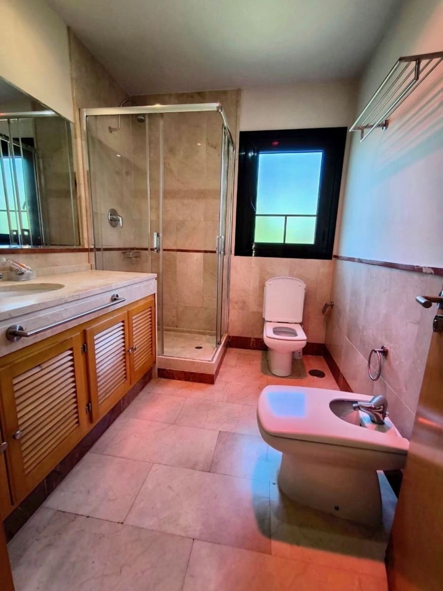 2 slaapkamer Penthouse te koop in Puerto Banus - € 719.000 (Ref: 9878305)