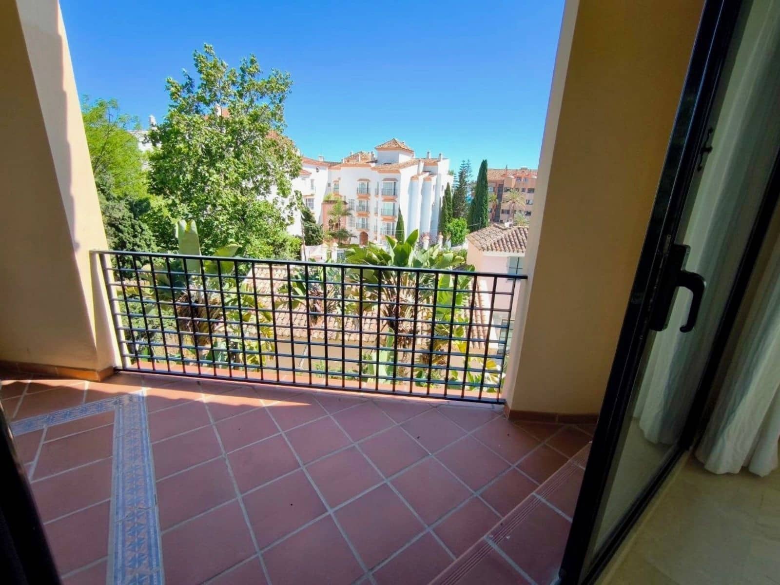 2 slaapkamer Penthouse te koop in Puerto Banus - € 719.000 (Ref: 9878305)