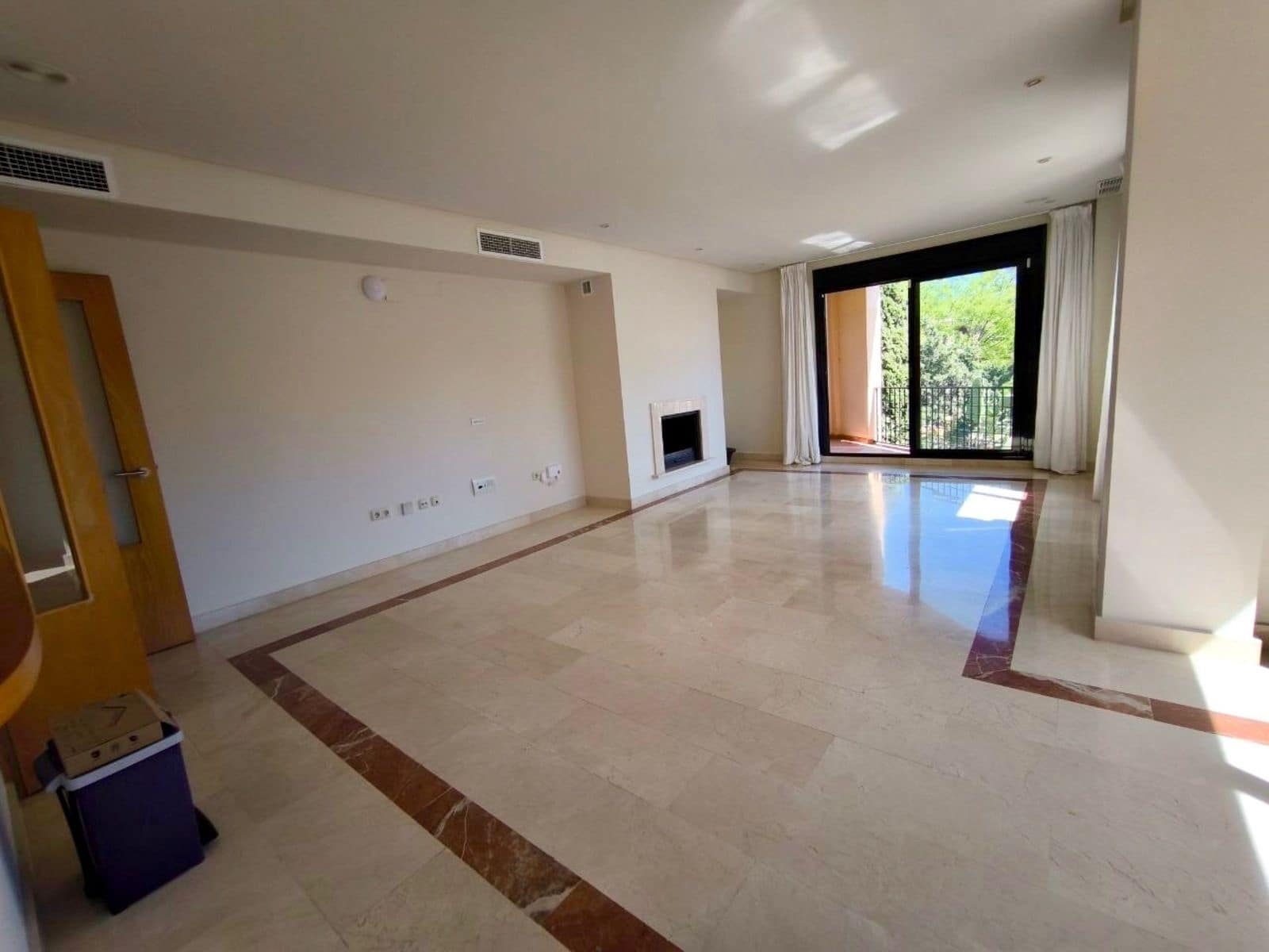 2 slaapkamer Penthouse te koop in Puerto Banus - € 719.000 (Ref: 9878305)
