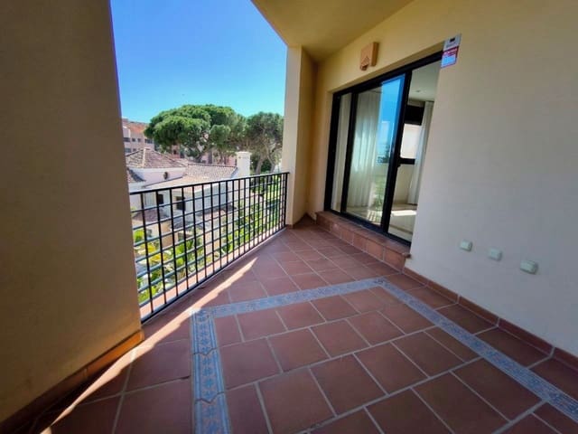 2 slaapkamer Penthouse te koop in Puerto Banus, Marbella - € 719.000 (Ref: 9878305)