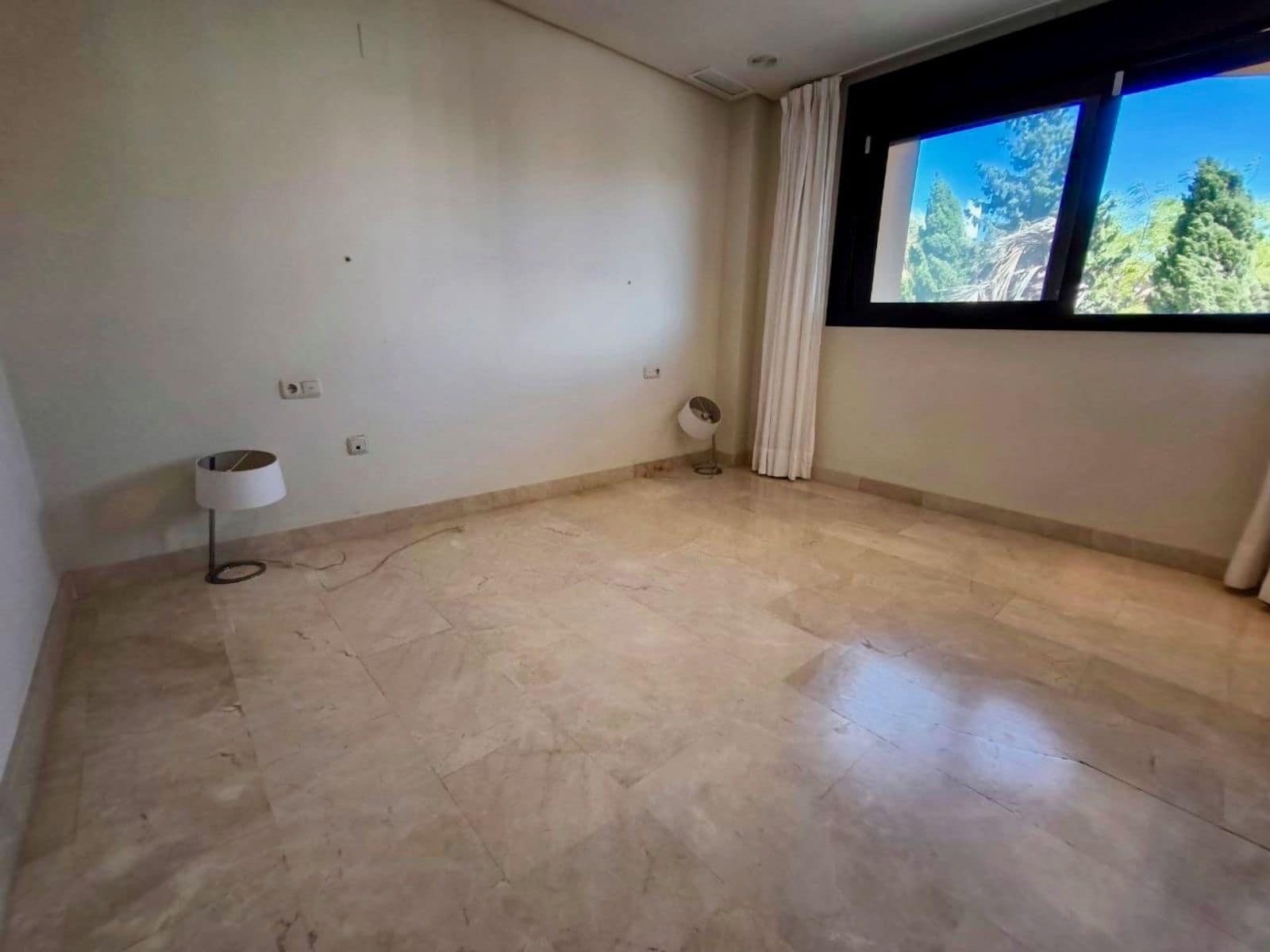 2 slaapkamer Penthouse te koop in Puerto Banus - € 719.000 (Ref: 9878305)