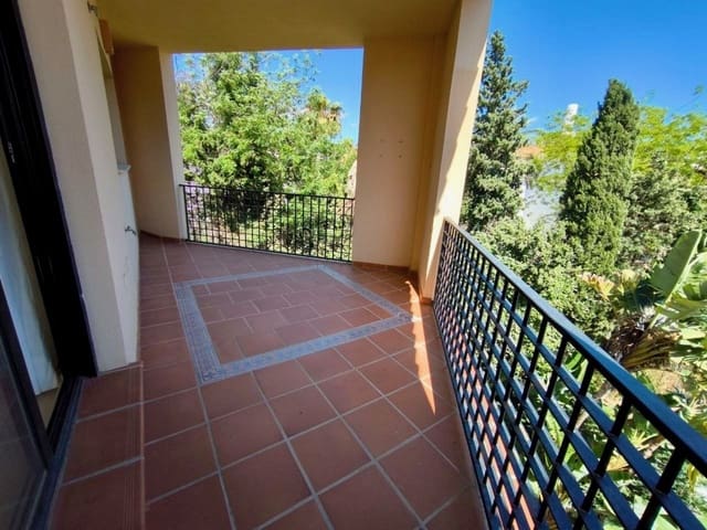 2 slaapkamer Penthouse te koop in Puerto Banus, Marbella - € 719.000 (Ref: 9878305)