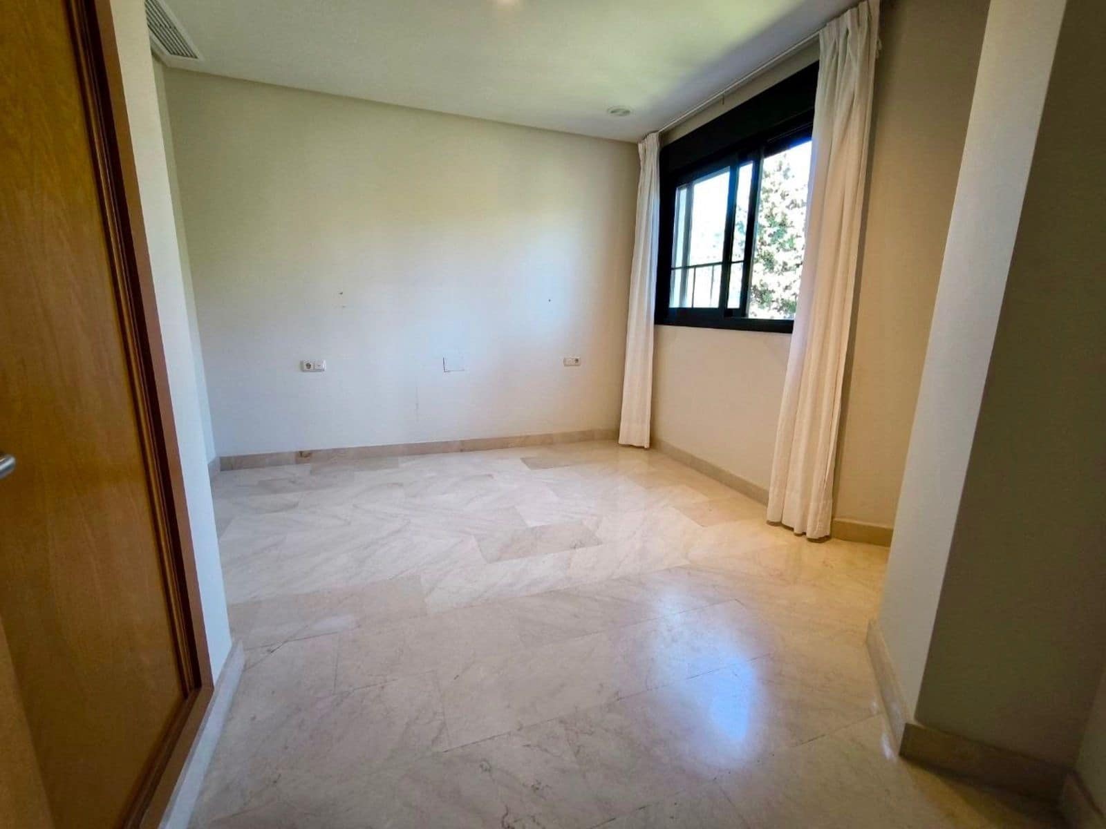 2 slaapkamer Penthouse te koop in Puerto Banus - € 719.000 (Ref: 9878305)
