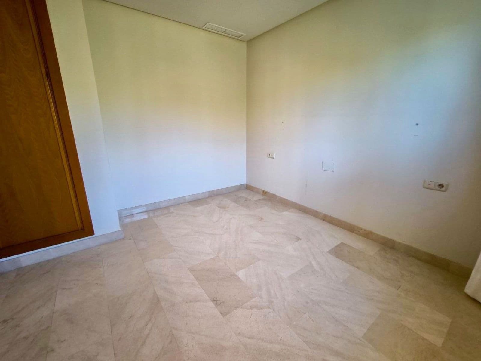 2 slaapkamer Penthouse te koop in Puerto Banus - € 719.000 (Ref: 9878305)