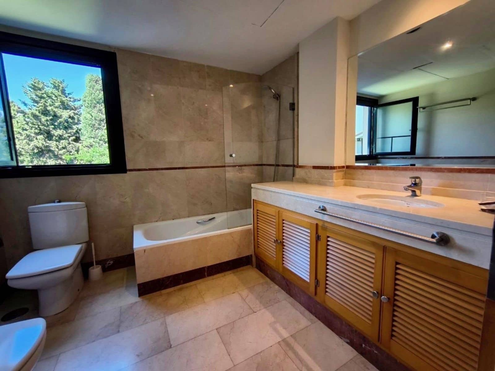 2 slaapkamer Penthouse te koop in Puerto Banus - € 719.000 (Ref: 9878305)