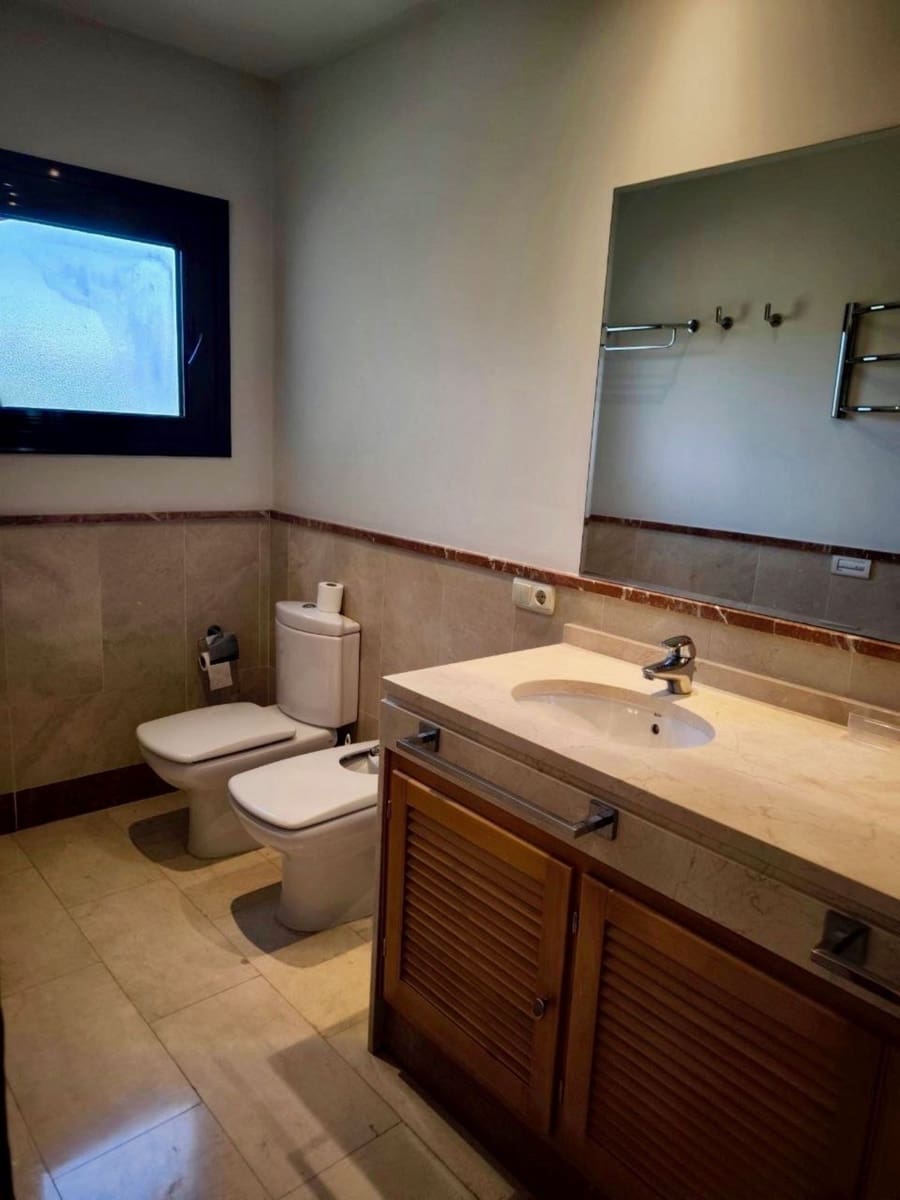 3 slaapkamer Penthouse te koop in Puerto Banus - € 1.990.000 (Ref: 9878307)