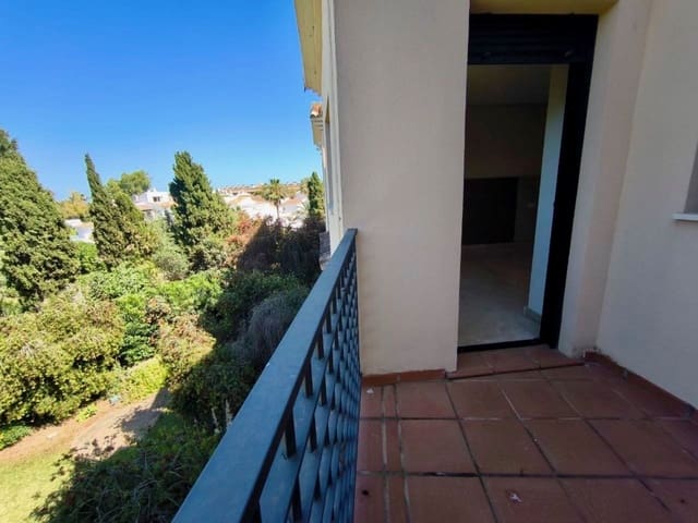 3 slaapkamer Penthouse te koop in Puerto Banus, Marbella - € 1.990.000 (Ref: 9878307)