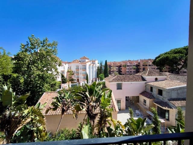 3 slaapkamer Penthouse te koop in Puerto Banus, Marbella - € 1.990.000 (Ref: 9878307)