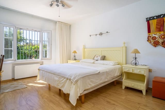 4 slaapkamer Villa te koop in Guadalmina Alta, Marbella - € 1.595.000 (Ref: 9878309)