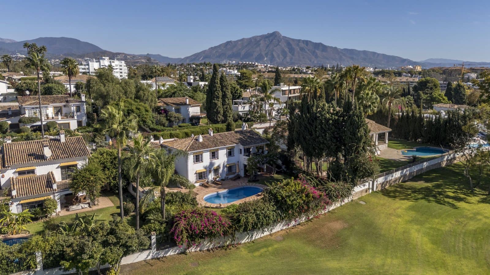 4 slaapkamer Villa te koop in Guadalmina - € 1.595.000 (Ref: 9878309)