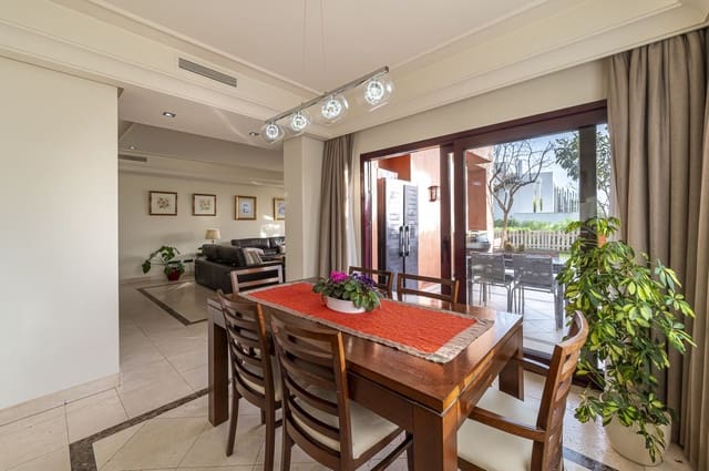 4 makuuhuone Paritalo myytävänä paikassa Golden Mile, Marbella - 1 595 000 € (Ref: 9878321)