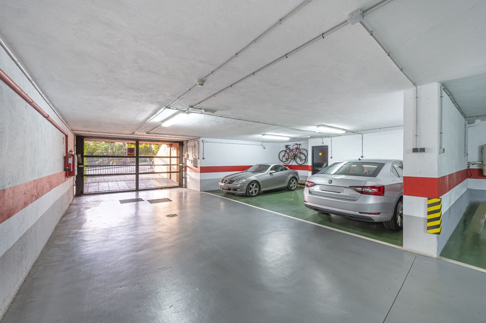4 makuuhuone Paritalo myytävänä paikassa Golden Mile - 1 595 000 € (Ref: 9878321)