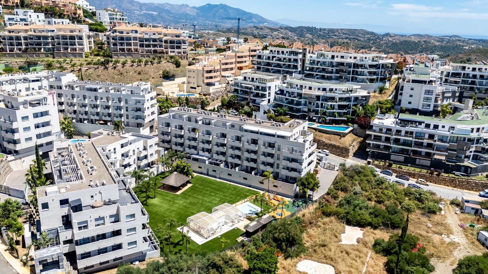 3 bedroom Apartment for sale in Riviera del Sol - € 349,000 (Ref: 9878323)