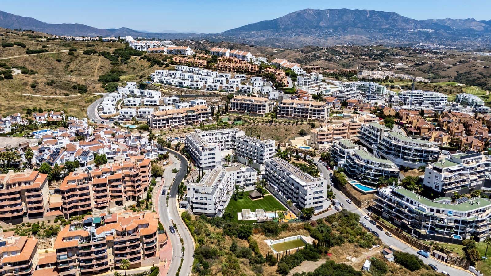 3 bedroom Apartment for sale in Riviera del Sol - € 349,000 (Ref: 9878323)