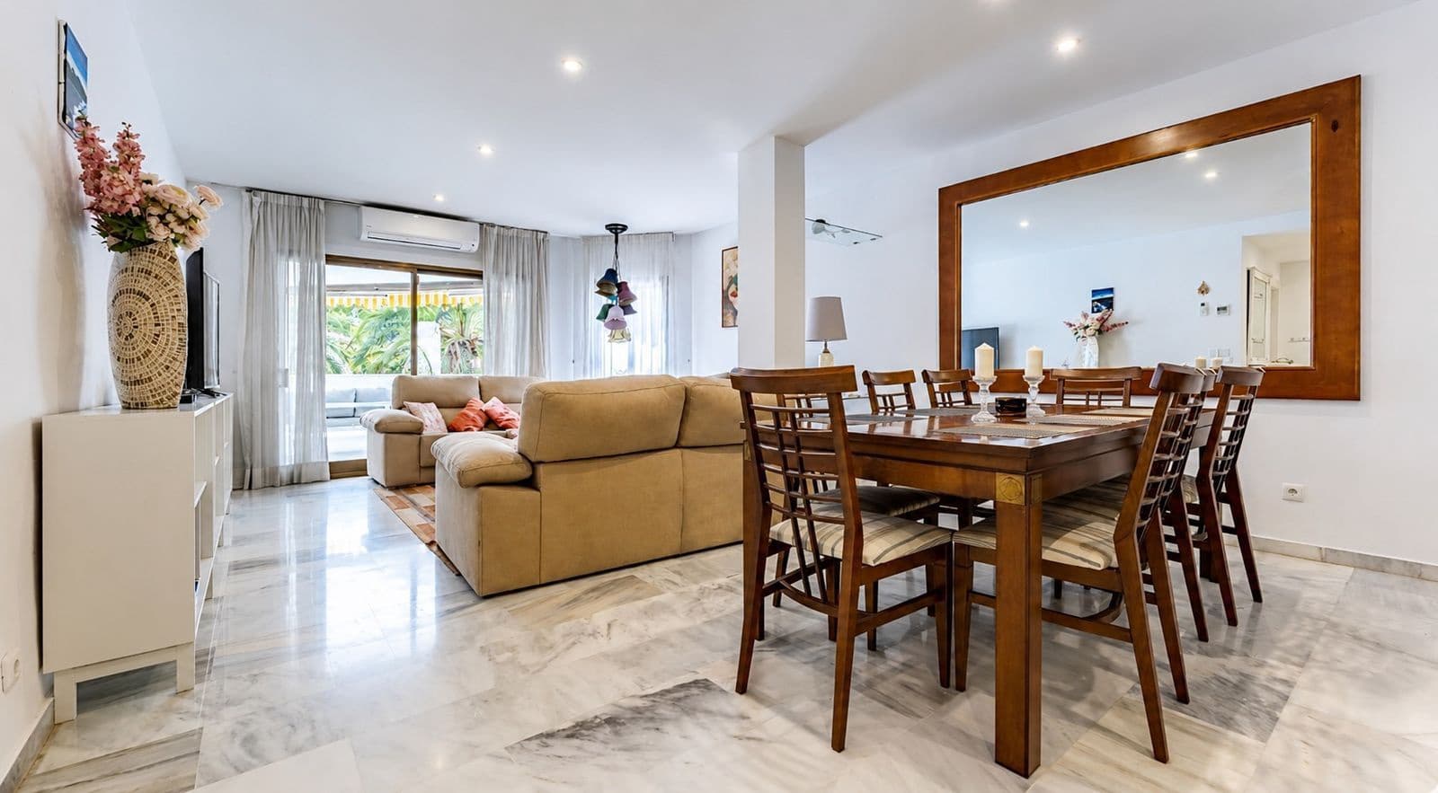 4 bedroom Apartment for sale in Elviria - € 899,000 (Ref: 9878340)