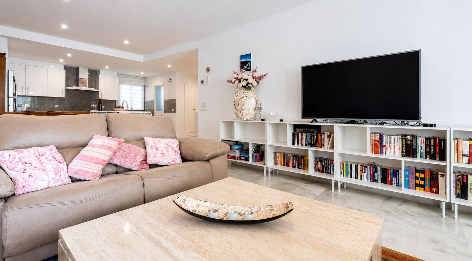 4 bedroom Apartment for sale in Elviria - € 899,000 (Ref: 9878340)