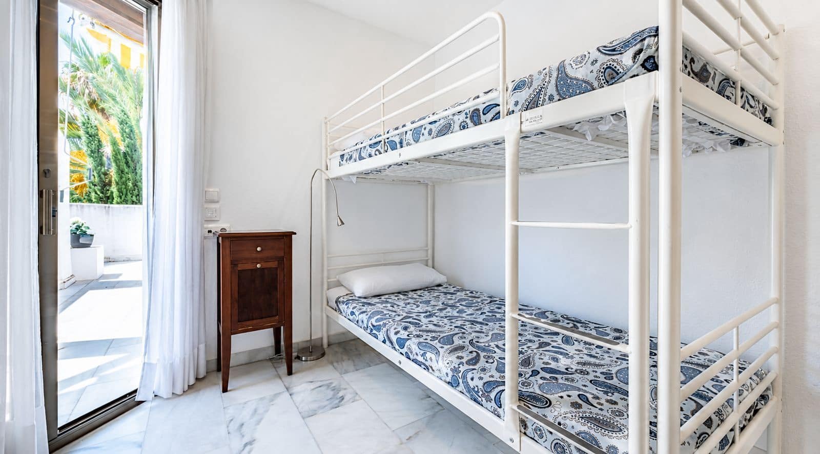 4 bedroom Apartment for sale in Elviria - € 899,000 (Ref: 9878340)