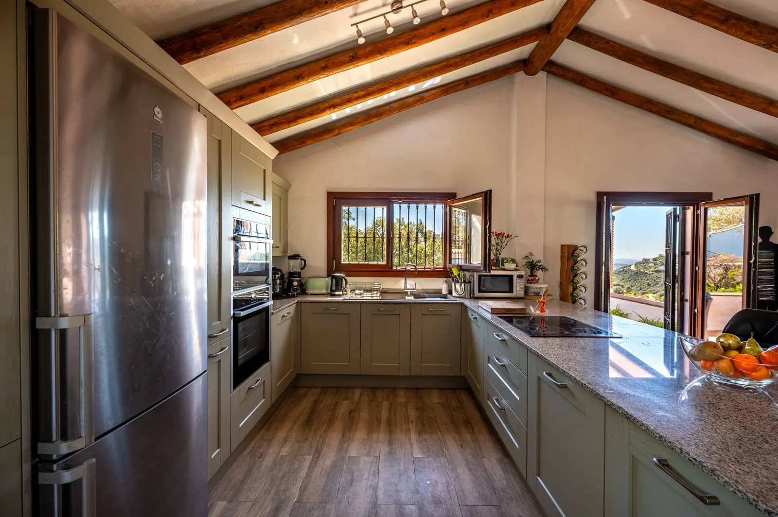 Chalet de 4 habitaciones en Casares en venta - 1.250.000 € (Ref: 9878343)