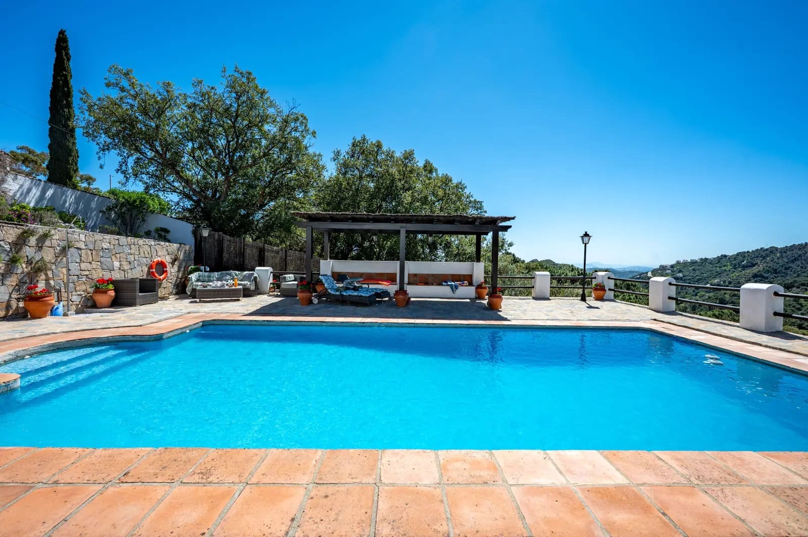 Chalet de 4 habitaciones en Casares en venta - 1.250.000 € (Ref: 9878343)