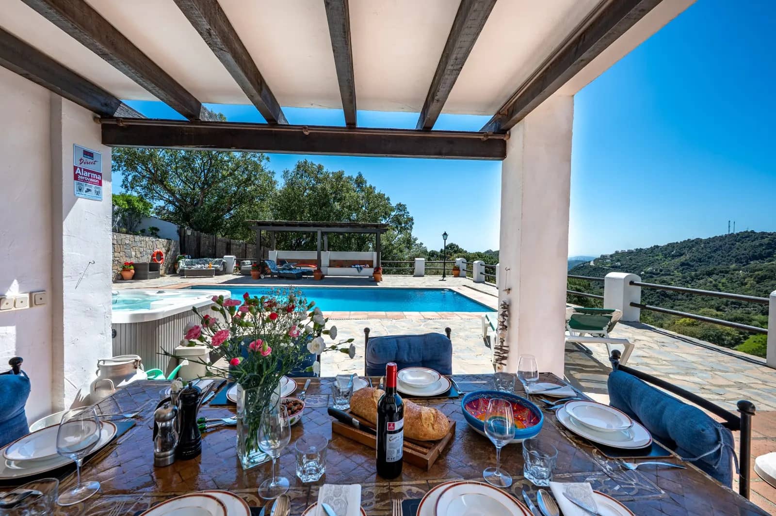 Chalet de 4 habitaciones en Casares en venta - 1.250.000 € (Ref: 9878343)