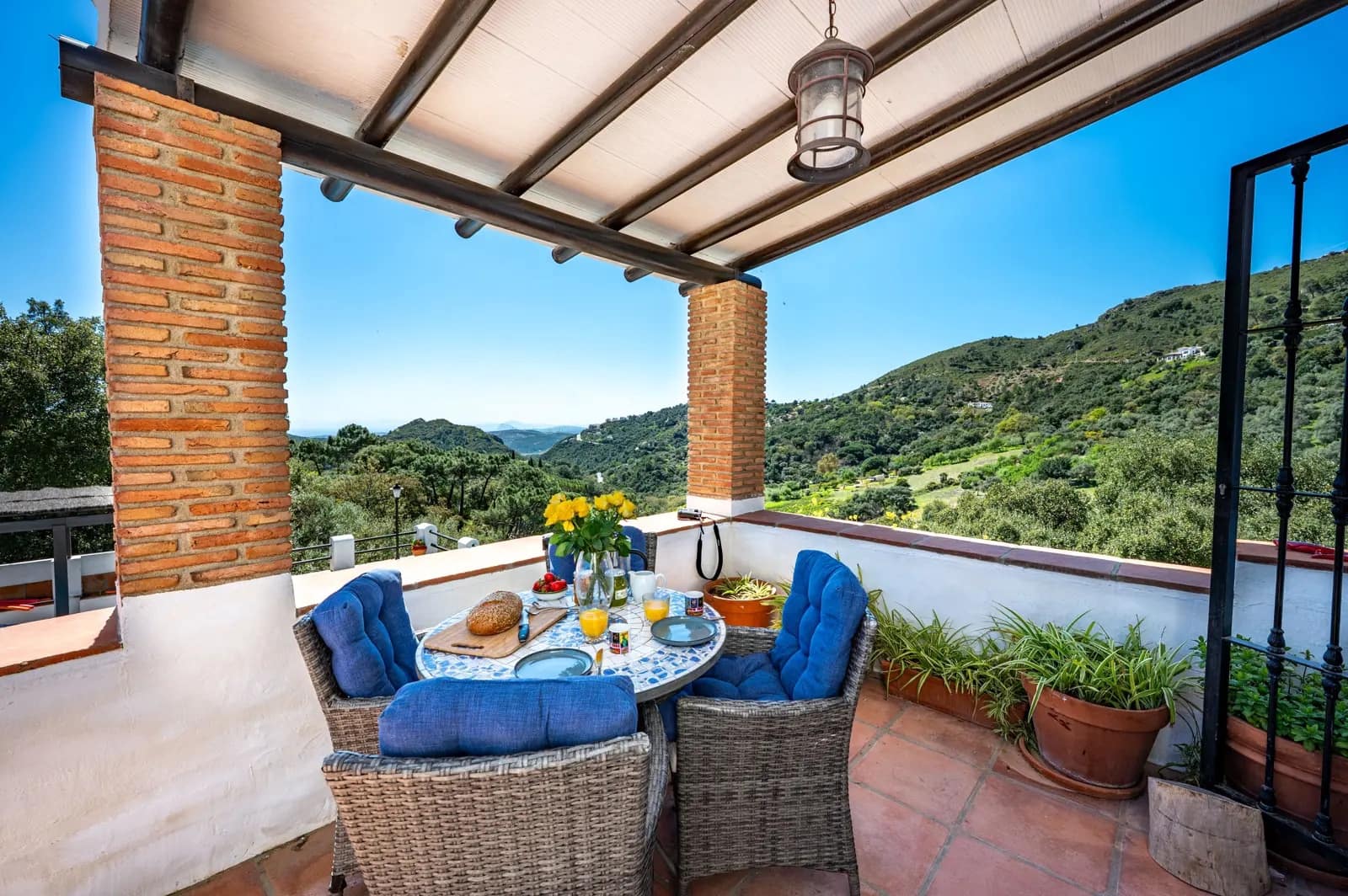 Chalet de 4 habitaciones en Casares en venta - 1.250.000 € (Ref: 9878343)