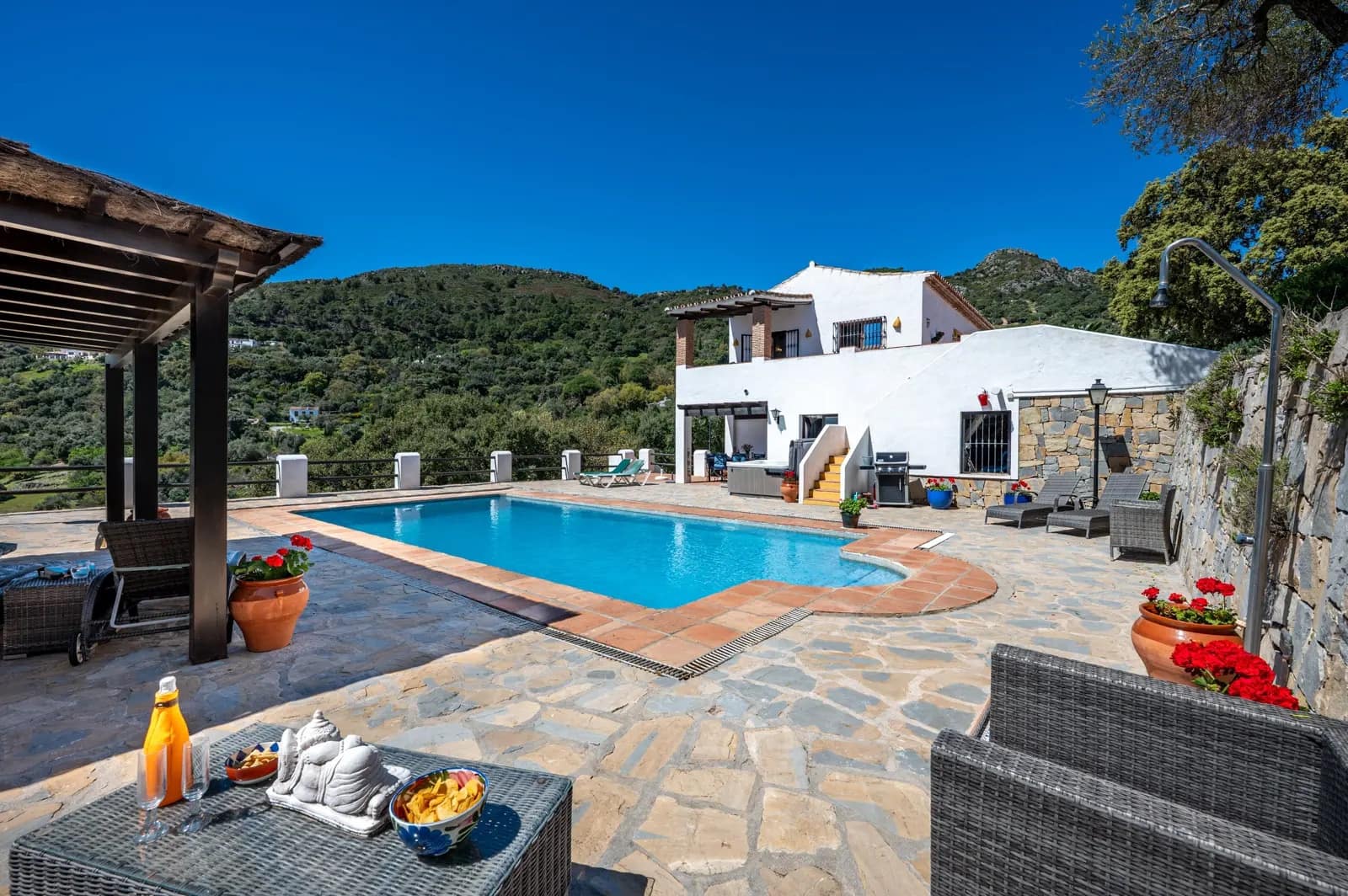 Chalet de 4 habitaciones en Casares en venta - 1.250.000 € (Ref: 9878343)