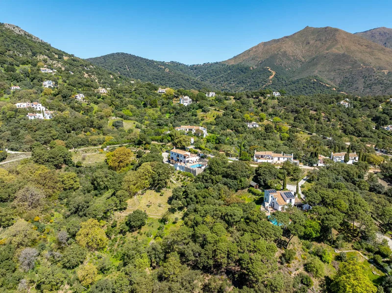 Chalet de 4 habitaciones en Casares en venta - 1.250.000 € (Ref: 9878343)