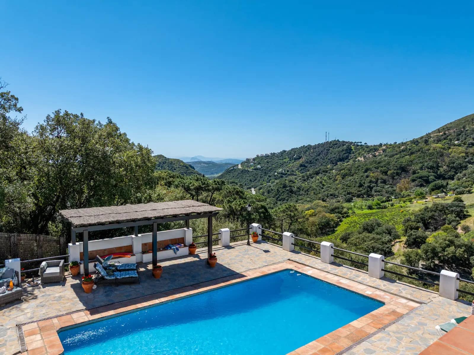 Chalet de 4 habitaciones en Casares en venta - 1.250.000 € (Ref: 9878343)