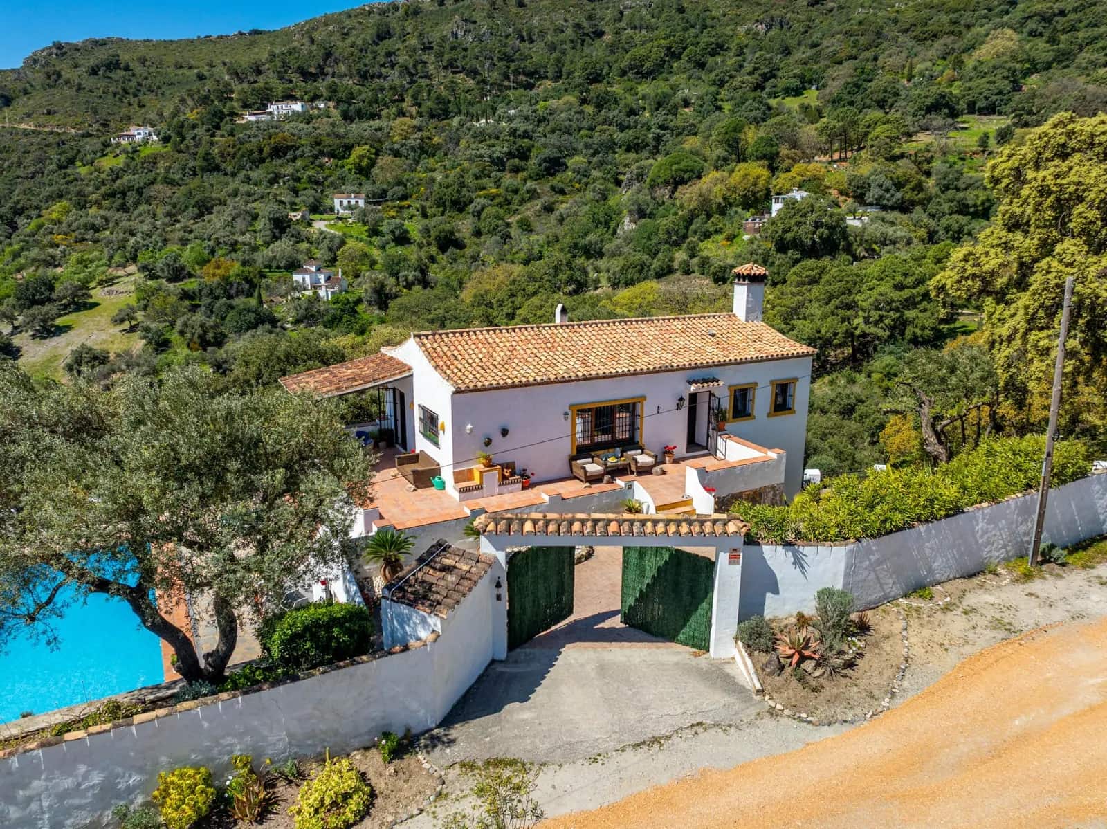 Chalet de 4 habitaciones en Casares en venta - 1.250.000 € (Ref: 9878343)