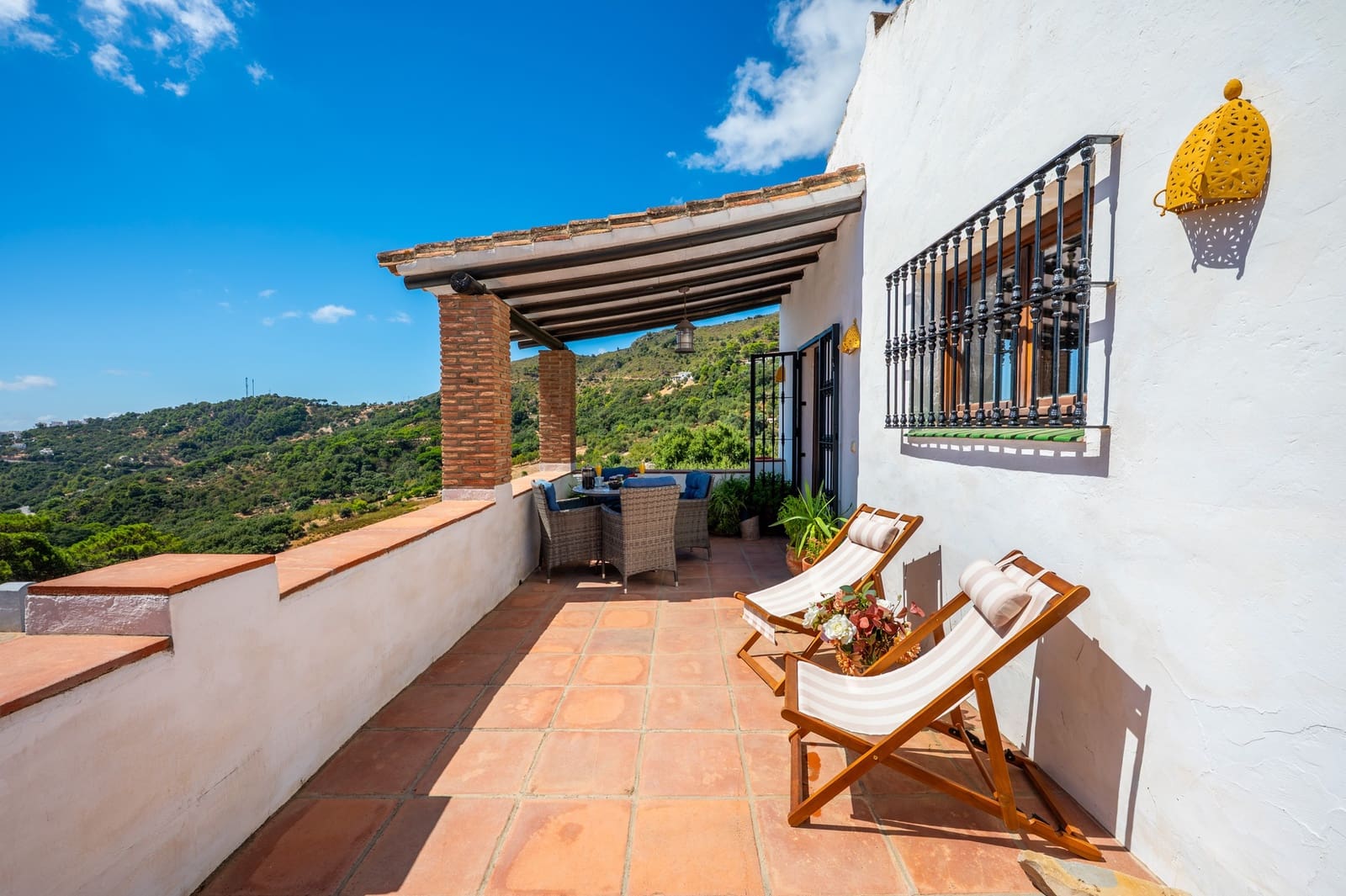 4 bedroom Villa for sale in Casares with pool garage - € 1,100,000 (Ref: 9878343)