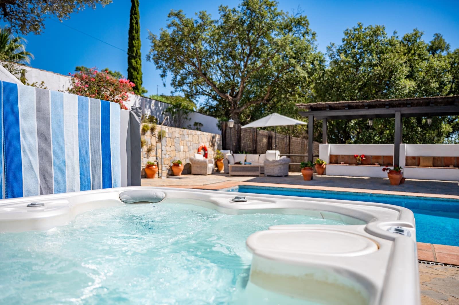 4 bedroom Villa for sale in Casares with pool garage - € 1,100,000 (Ref: 9878343)