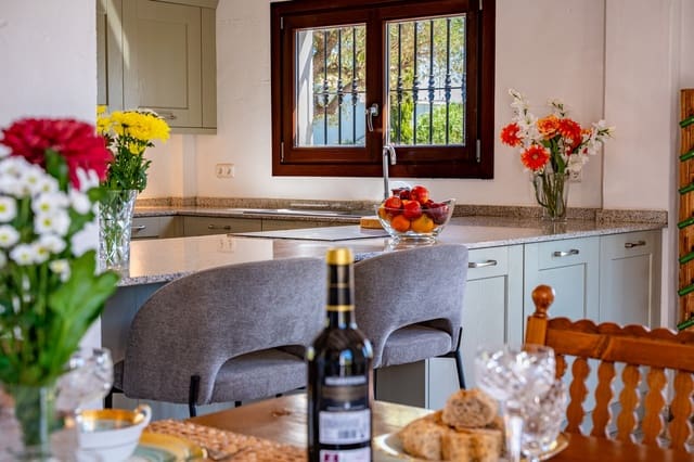 4 Zimmer Villa zu verkaufen in Casares mit Pool Garage - 1.100.000 € (Ref: 9878343)