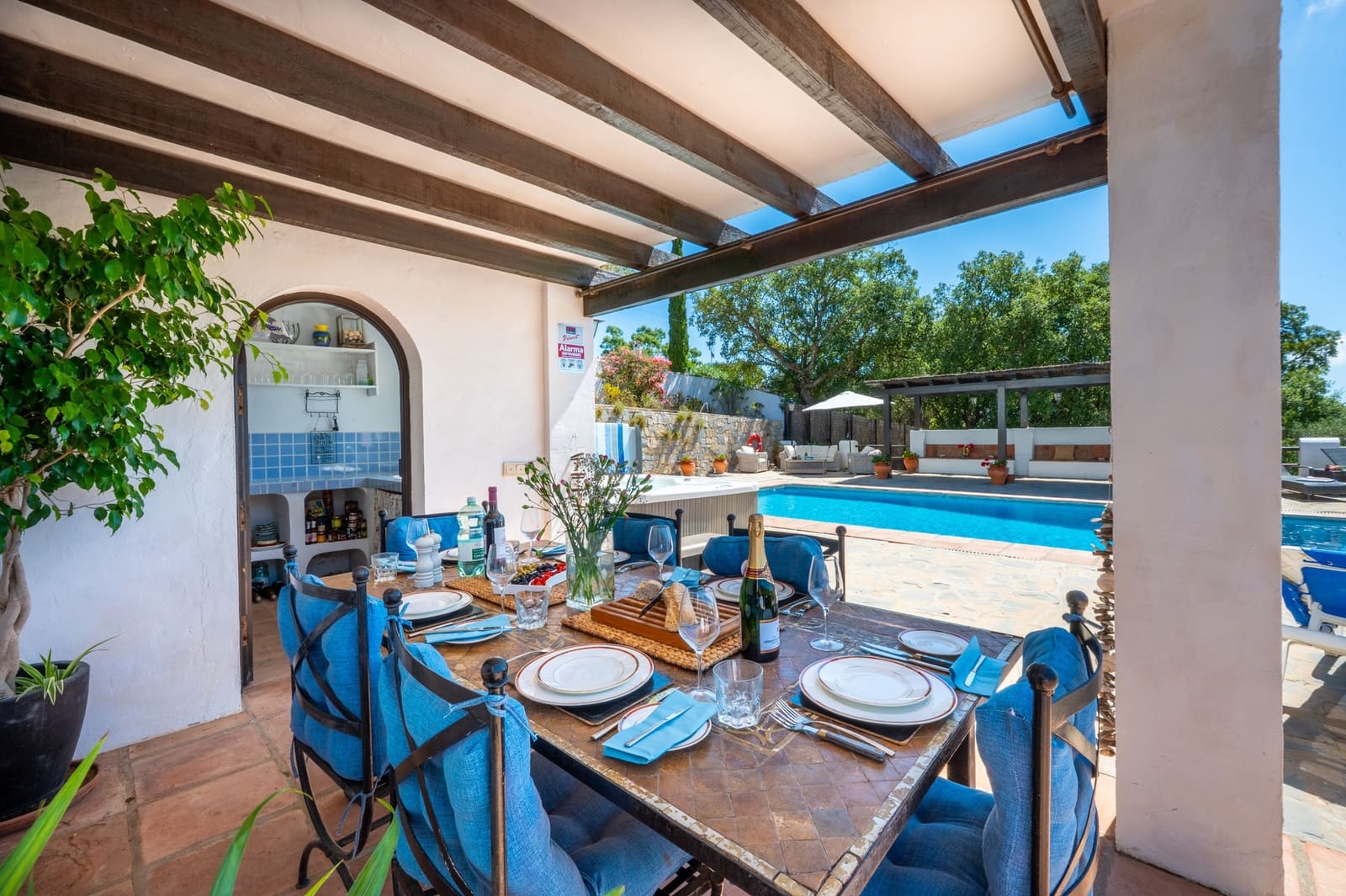4 bedroom Villa for sale in Casares with pool garage - € 1,100,000 (Ref: 9878343)