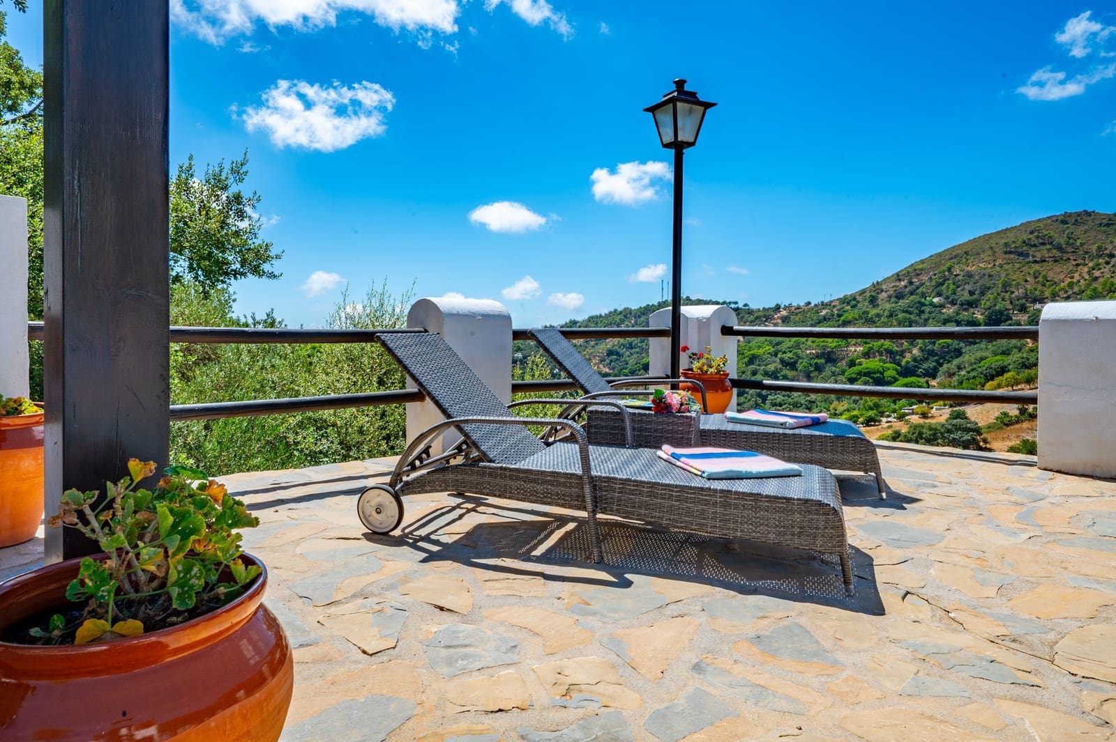 4 bedroom Villa for sale in Casares with pool garage - € 1,100,000 (Ref: 9878343)
