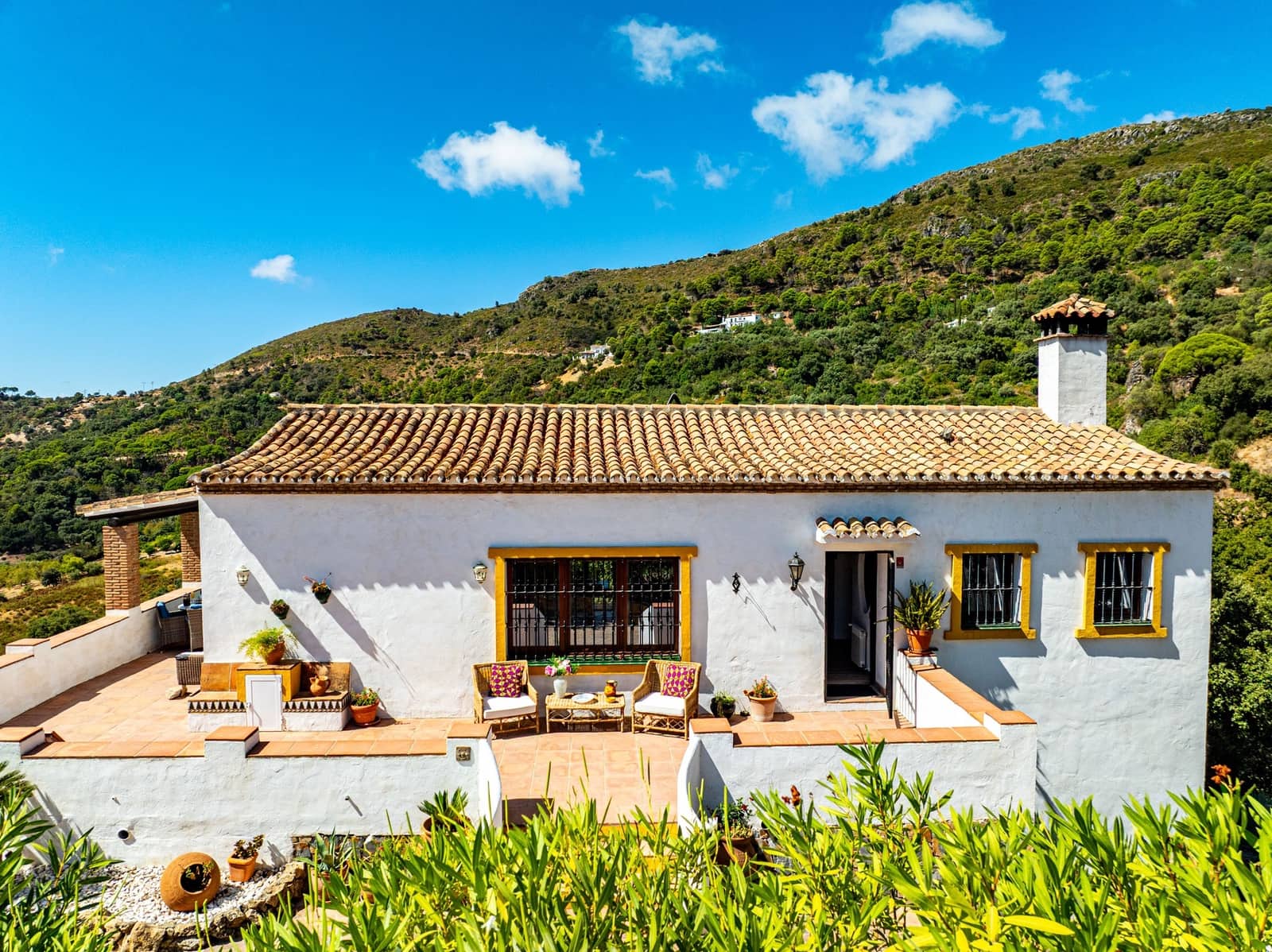 4 bedroom Villa for sale in Casares with pool garage - € 1,100,000 (Ref: 9878343)