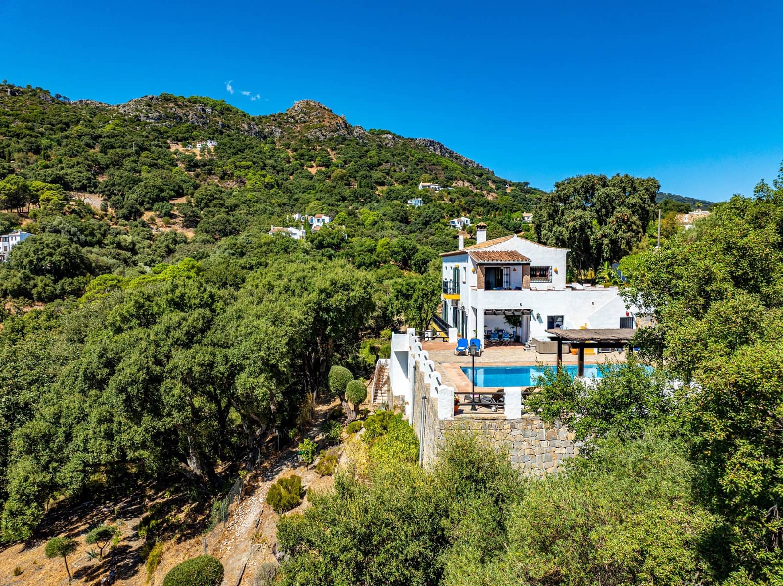 4 bedroom Villa for sale in Casares with pool garage - € 1,100,000 (Ref: 9878343)