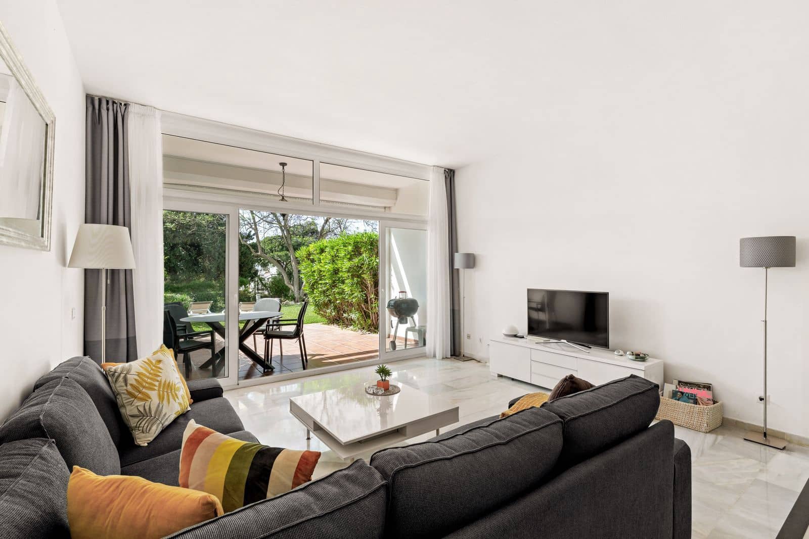 2 quarto Casa em Banda para venda em Aloha Golf - 635 000 € (Ref: 9878348)