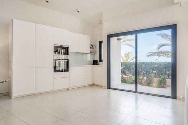 2 soverom Penthouse til salgs i Cabopino, Marbella - € 995 000 (Ref: 9878353)