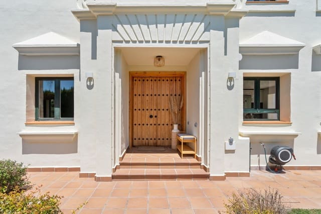 4 soveværelse Semi-Rækkehus til salg i Sotogrande, San Roque - € 1.250.000 (Ref: 9878365)