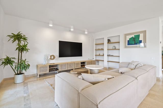 4 soveværelse Semi-Rækkehus til salg i Sotogrande, San Roque - € 1.250.000 (Ref: 9878365)
