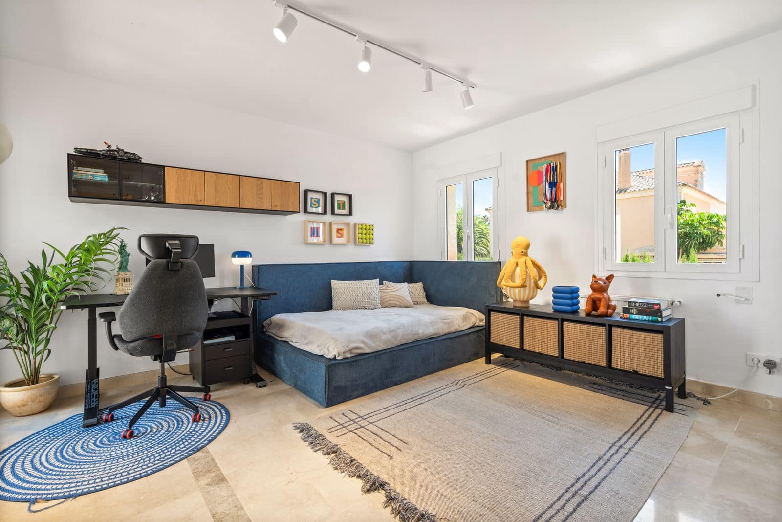 4 bedroom Semi-detached Villa for sale in Sotogrande - € 1,250,000 (Ref: 9878365)