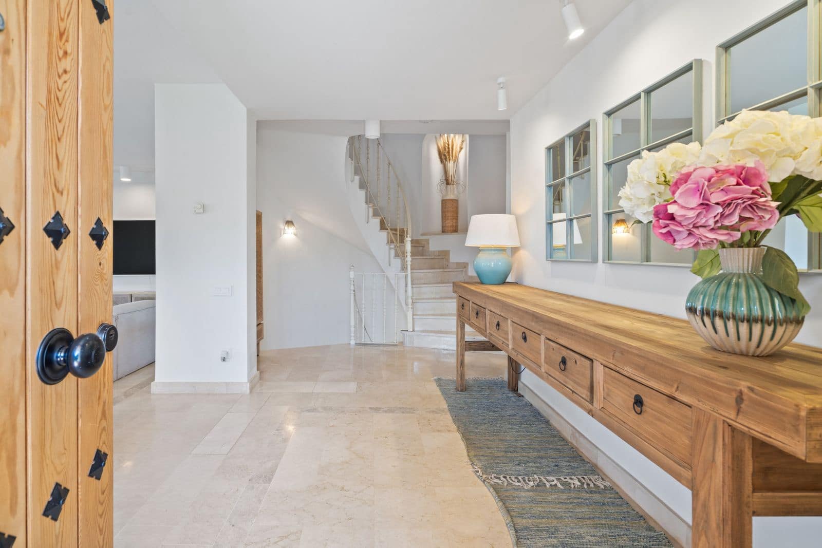 4 bedroom Semi-detached Villa for sale in Sotogrande - € 1,250,000 (Ref: 9878365)